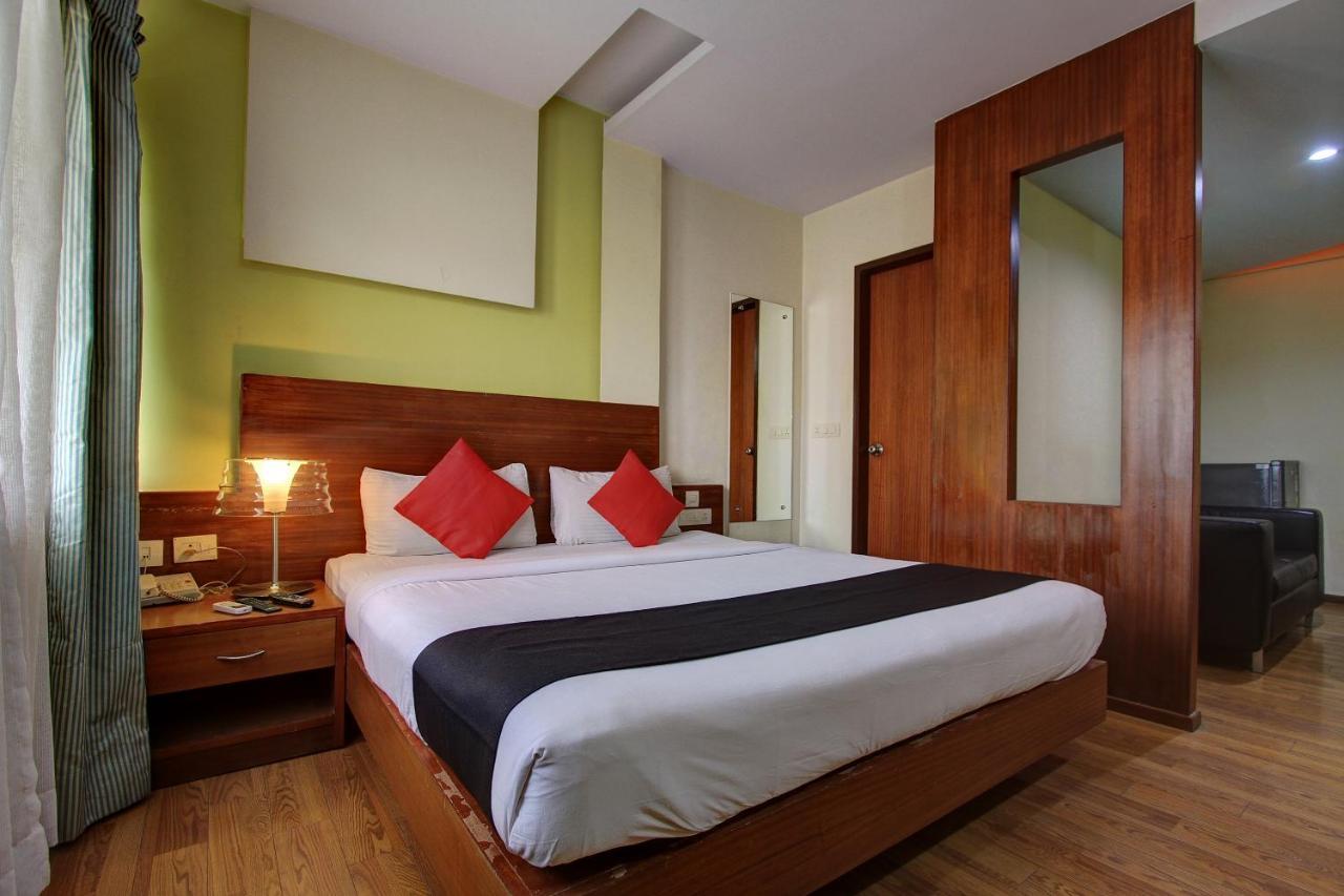Capital O 80566 Hotel Mayank Bilāspur Exterior foto